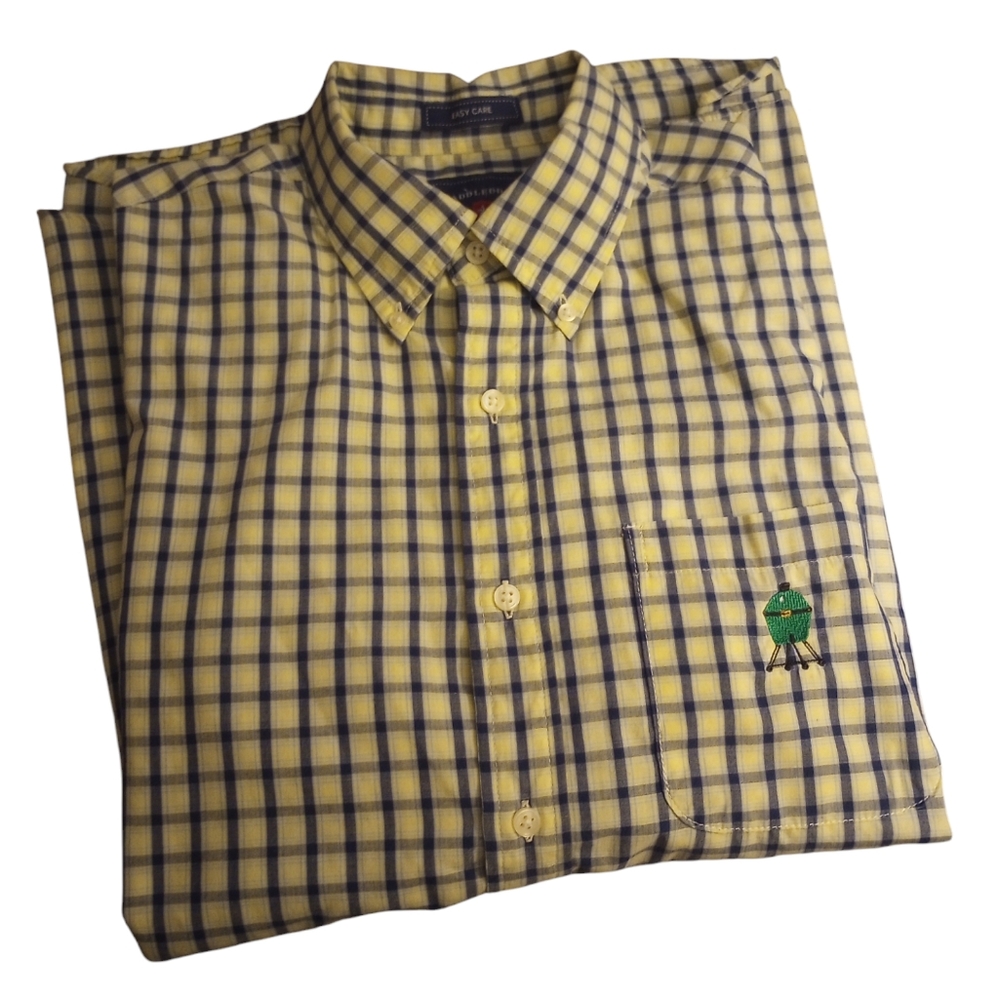 Men's Saddlebred Short Sleeve Button Down Casual Dress Shirt. Medium. Grill logo